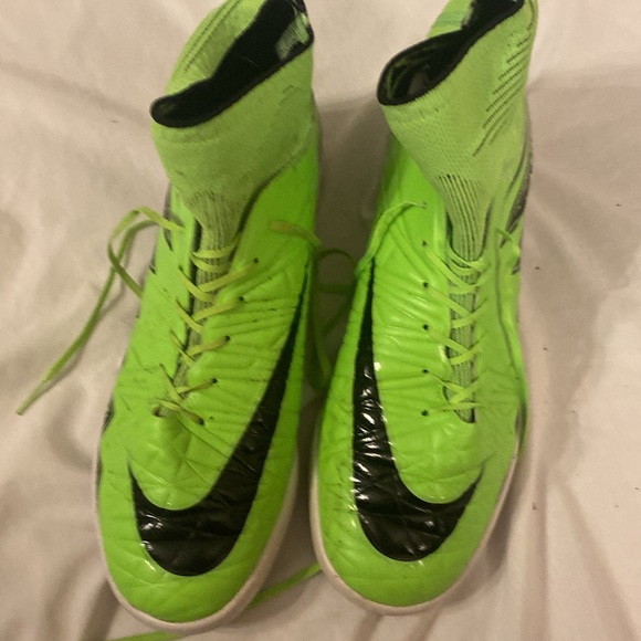 HYPERVENOMX PROXIMO TF GREEN STRIKE BLACK VOLT - Picture 3 of 7